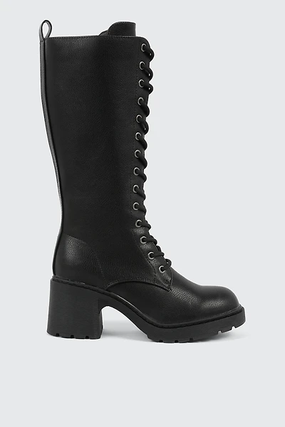 Bottes hautes lacées