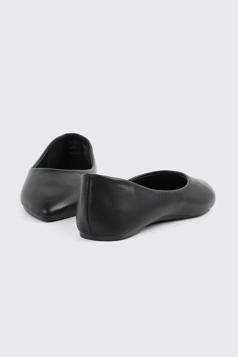 Talon plats à bout pointu en faux cuir