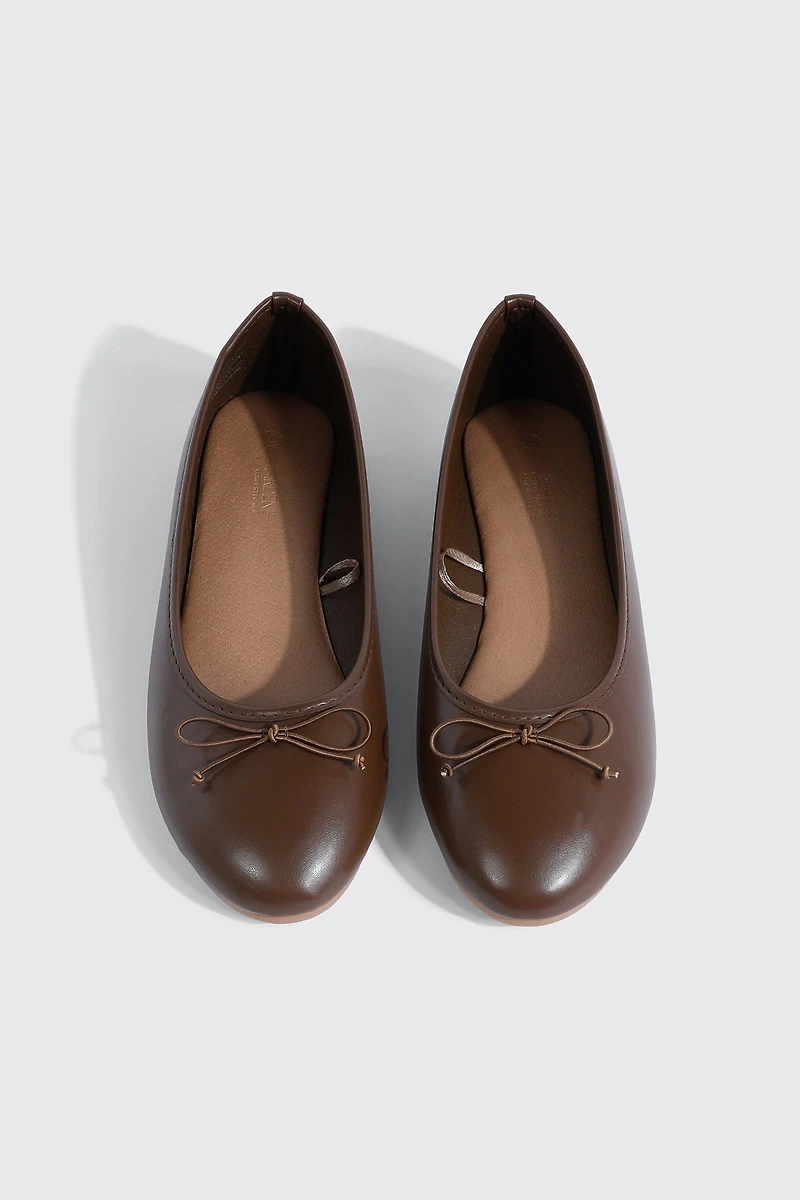 Ballerines à bout rond avec boucle