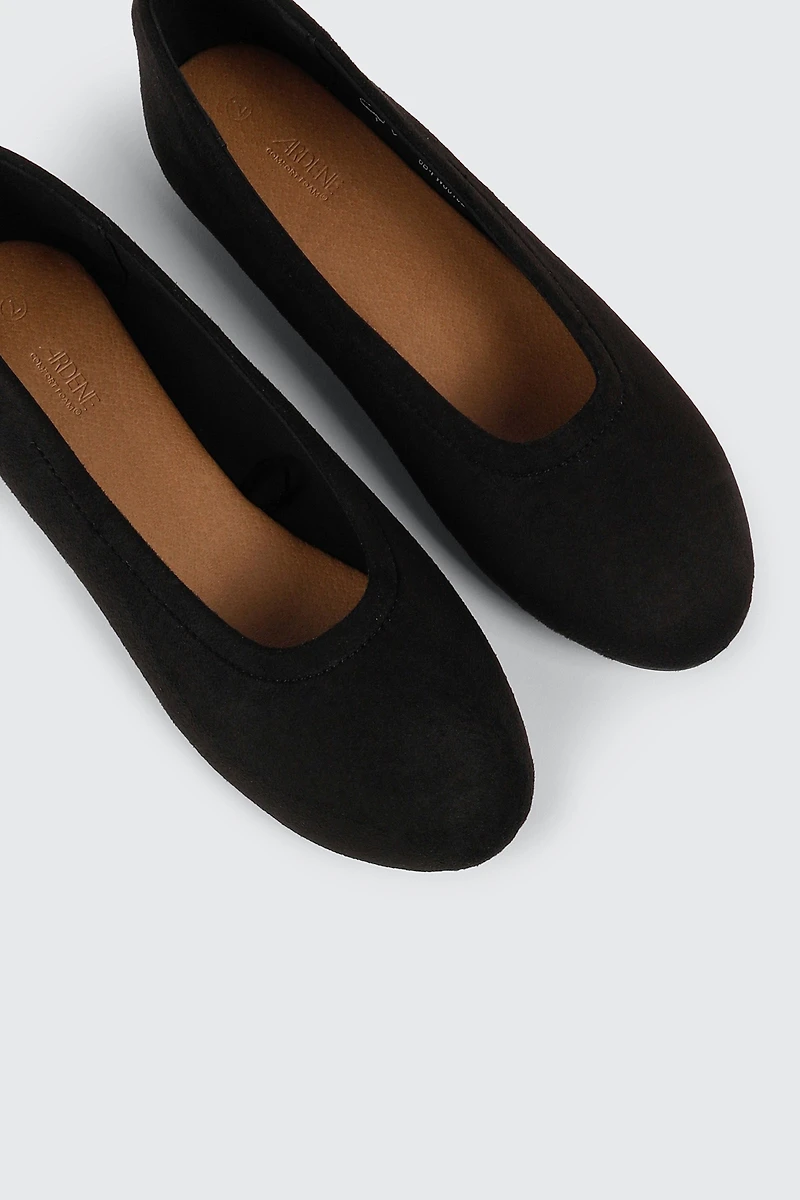 Talons plats en faux suede