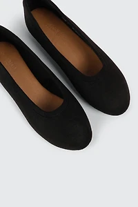 Talons plats en faux suede