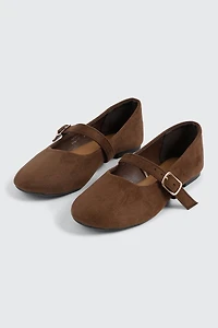 Talons plats Mary Jane à bout amande