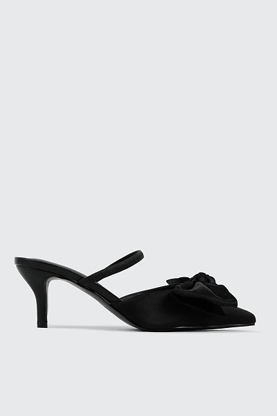 Talons hauts pointus à boucle