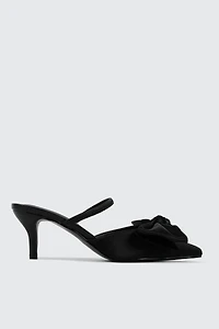 Talons hauts pointus à boucle
