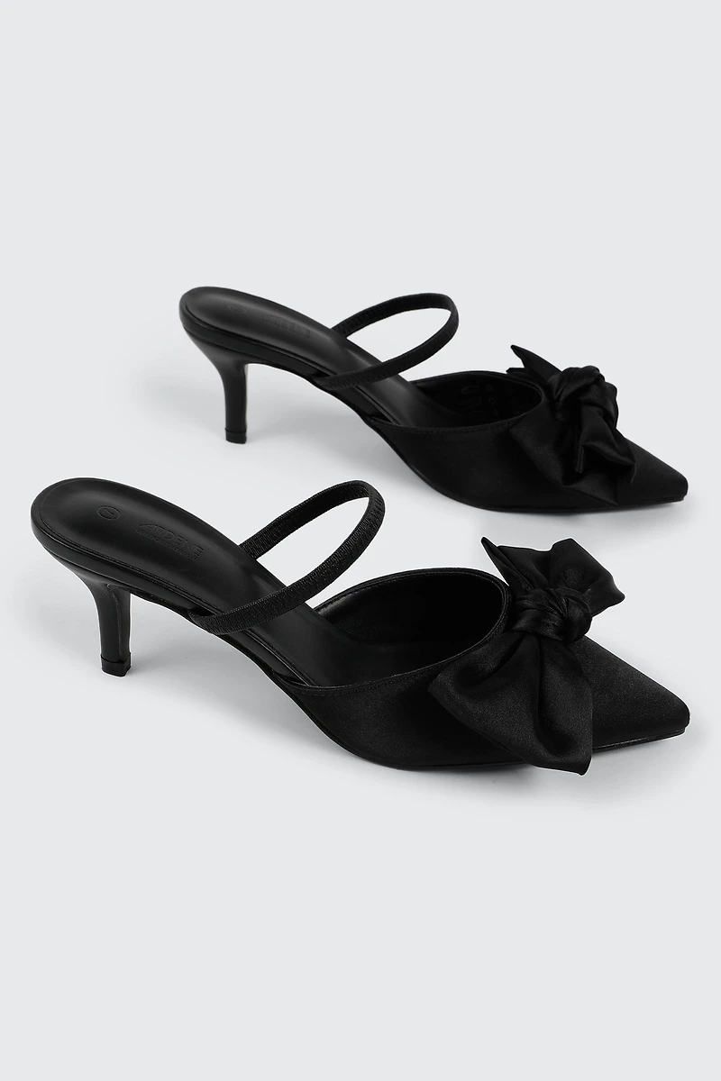 Talons hauts pointus à boucle