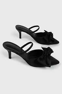 Talons hauts pointus à boucle