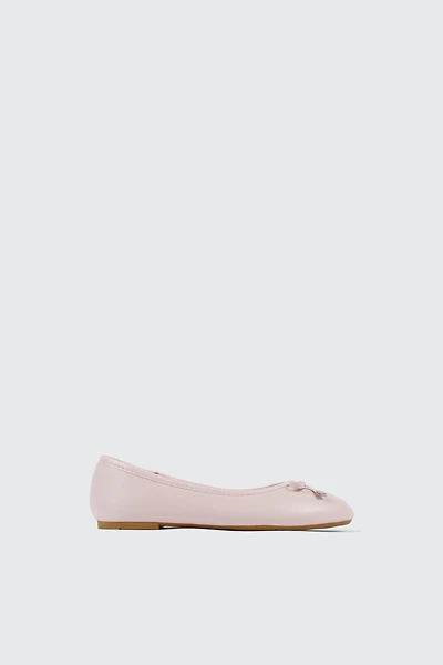 Ballerines à bout rond avec boucle
