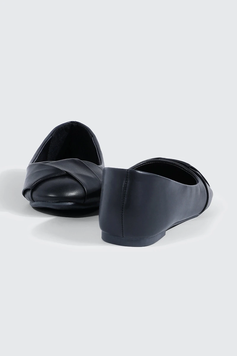 Pleated Round Toe Flats