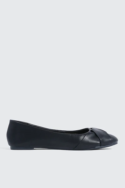 Pleated Round Toe Flats