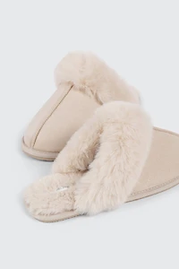 Pantoufles en fausse fourrure