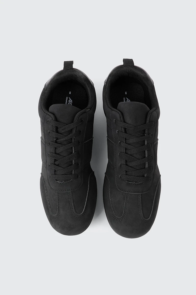 Tennis Shoes