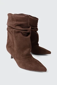 Bottes à bout pointu et talon bas