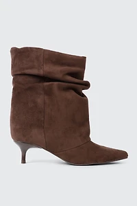 Bottes à bout pointu et talon bas