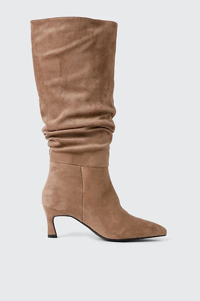 Bottes aux genoux froncées à bout pointu