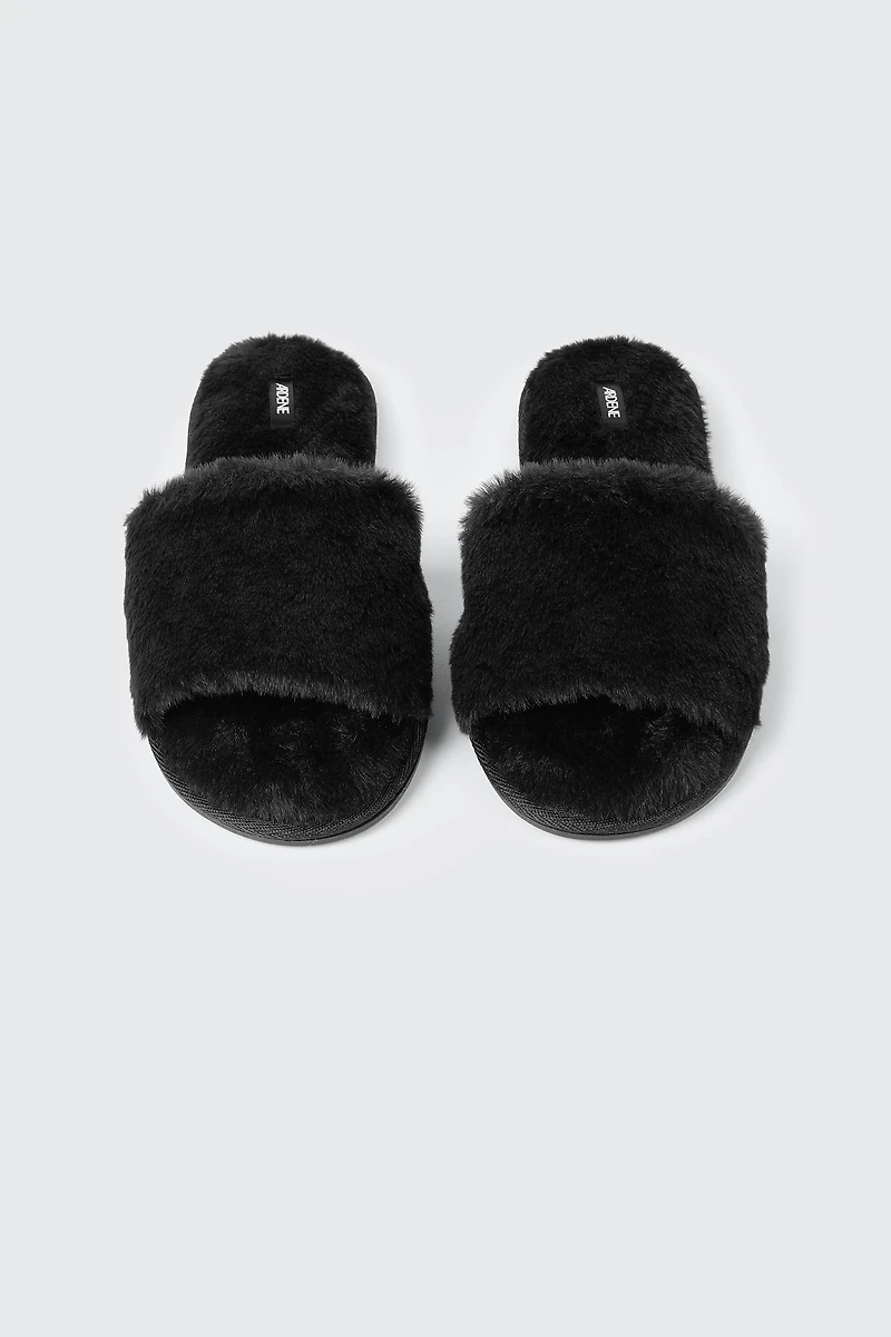 Pantoufles en fausse fourrure
