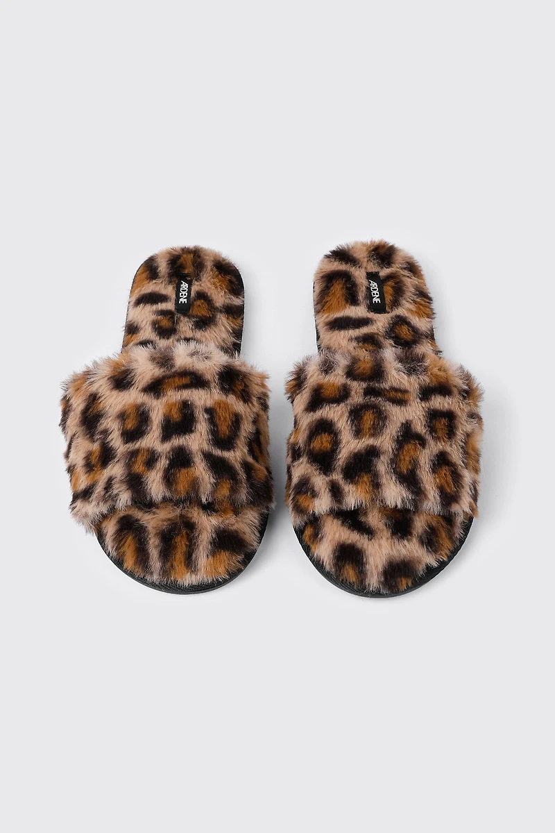 Pantoufles en fausse fourrure à imprimé léopard