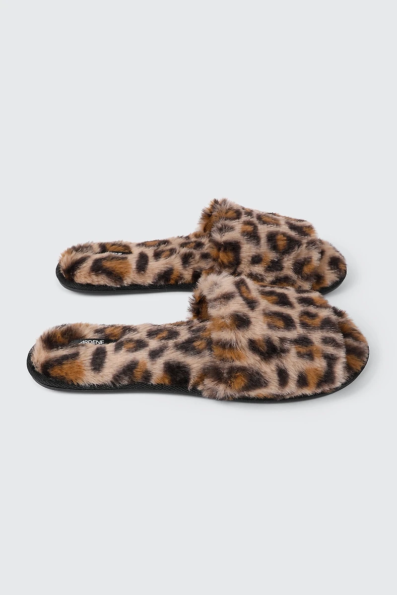 Pantoufles en fausse fourrure à imprimé léopard