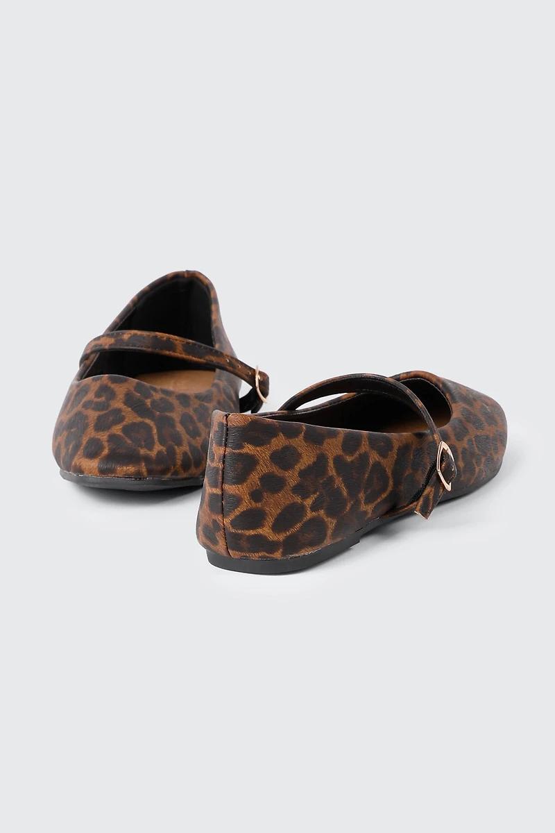 Pointed Toe Mary Jane Flats