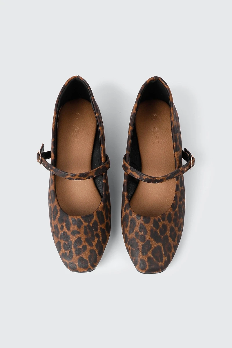 Pointed Toe Mary Jane Flats