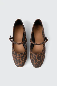 Pointed Toe Mary Jane Flats