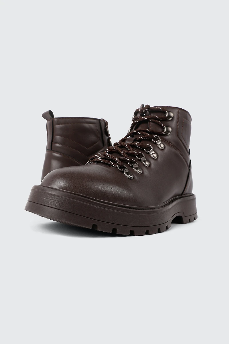 Bottes à lacets doublées