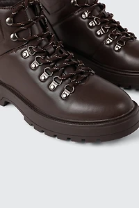 Bottes à lacets doublées