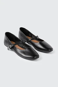 Pointed Toe Mary Jane Flats