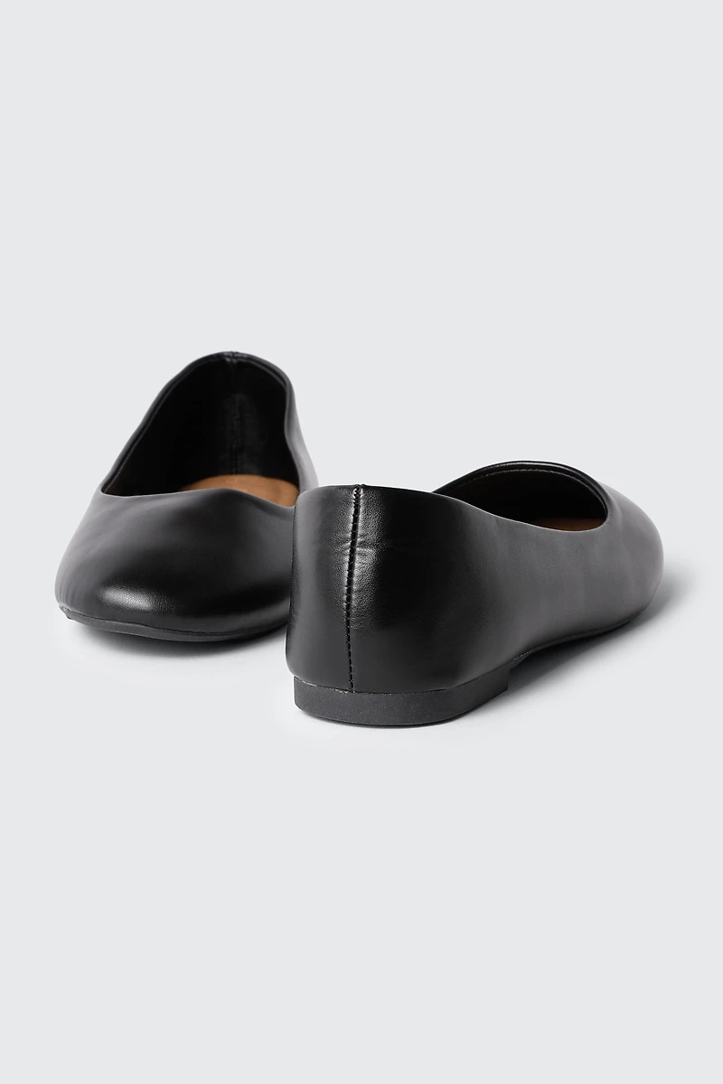 Round Toe Ballerinas