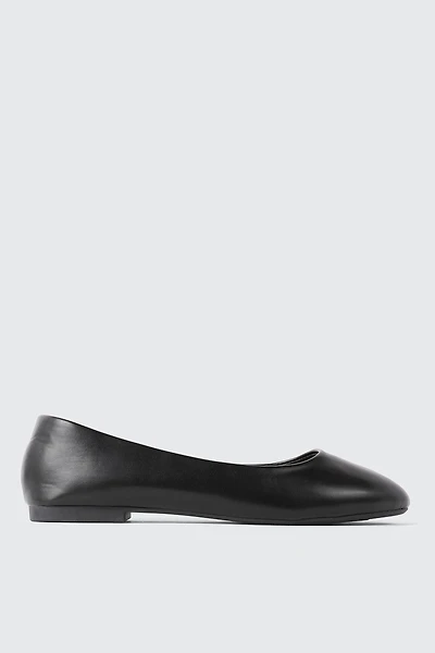 Round Toe Ballerinas