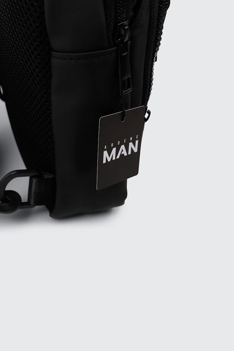 Sac bandoulière à effet caoutchout