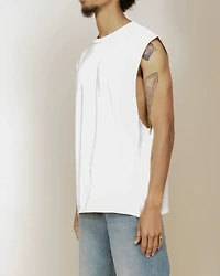 8586: SLEEVELESS MUSCLE TEE