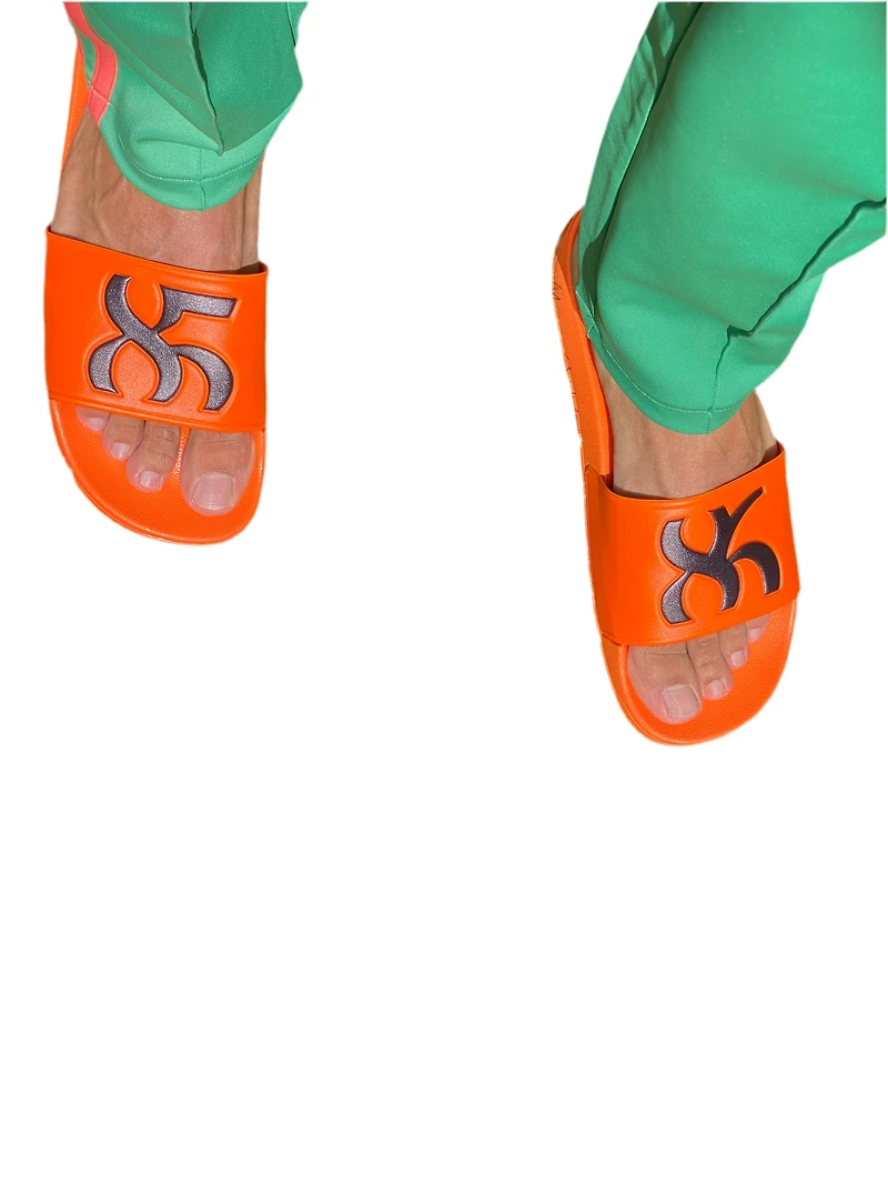 8586: LOGO SLIDE SANDALS