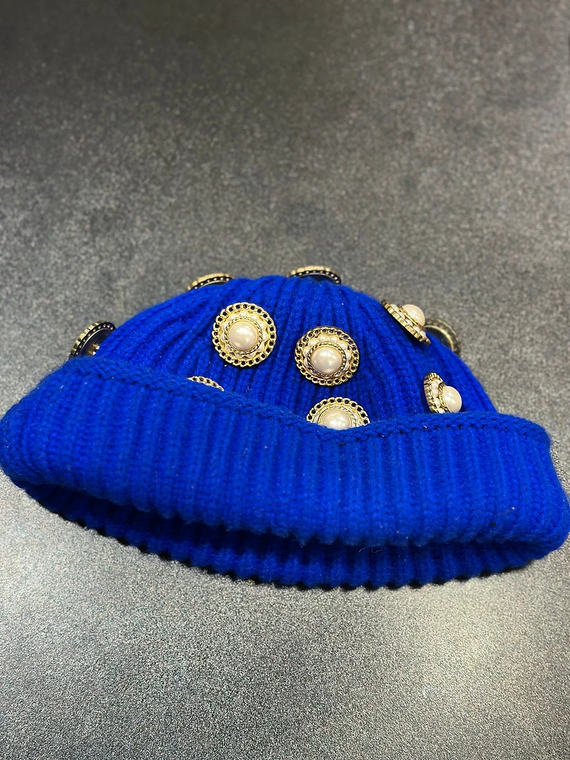 THE ART OF EMJ: PEARLY CROWN SKULLY CAP