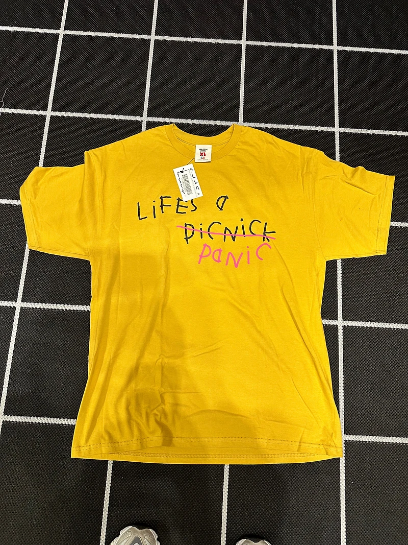 AFTER SCHOOL SPECIAL : PANIC TEE MUSTARD