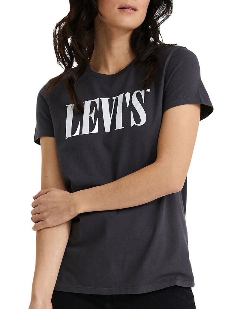 LEVIS: THE PERFECT '90S T-SHIRT