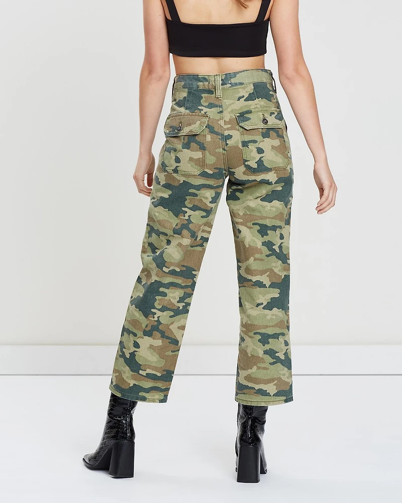 FREE PEOPLE: REMY CAMO CROPPED PANTS