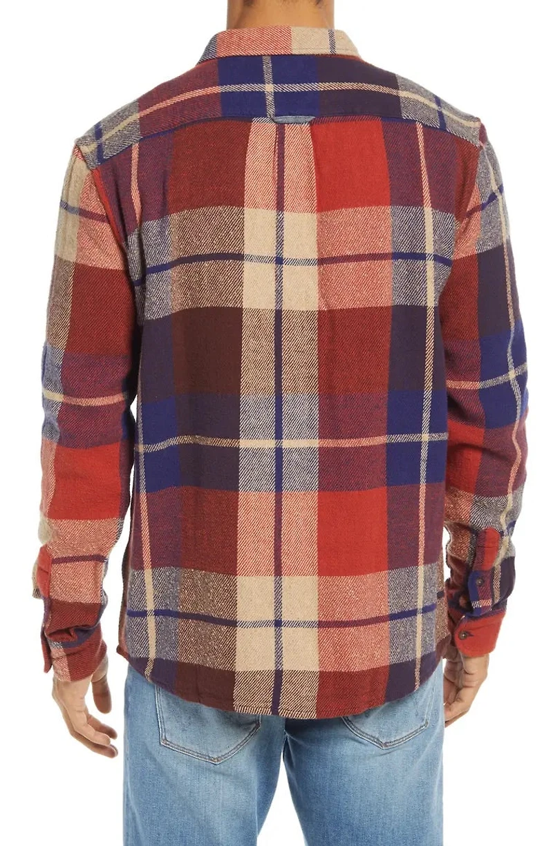 WRANGLER: PLAID FLANNEL BUTTON UP SHIRT