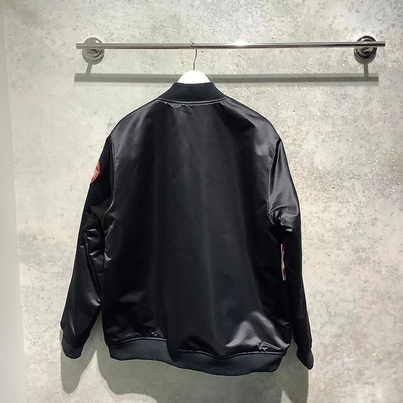 Mitchell & Ness: NBA FLIGHT SATIN BOMBER JACKET LA LAKERS