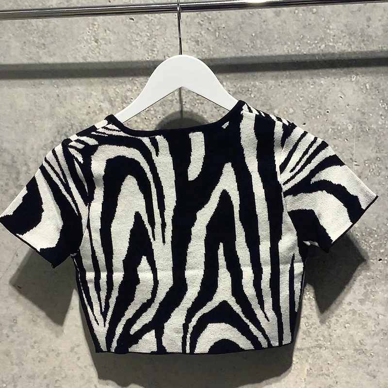 8586: ZEBRA PRINT CROP TOP