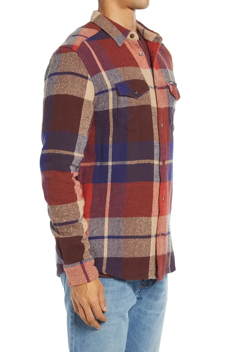 WRANGLER: PLAID FLANNEL BUTTON UP SHIRT