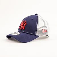 New Era: 940 Trucker NY Yankees Red Logo Snap Cap