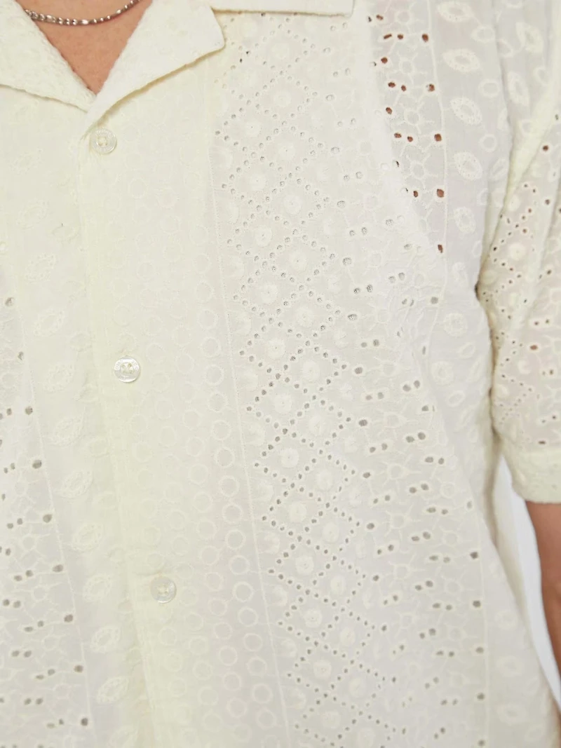 Guess : Eyelet Embroidery S/S Camp Shirt