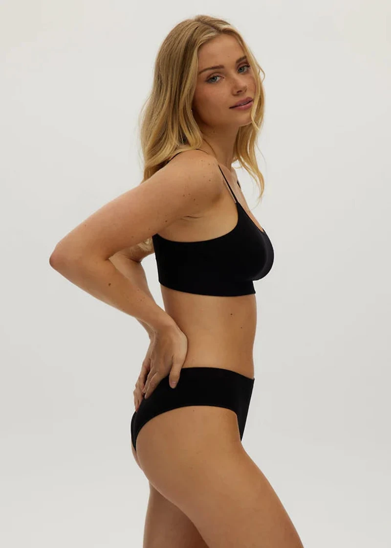 Black Seamless Scoop Neck Bra