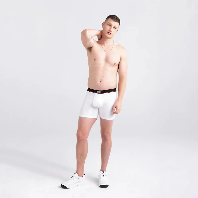 Saxx: 2 boxers & pairs of stockings