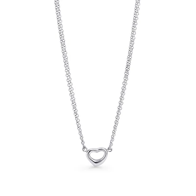 Elora Pendant Necklace