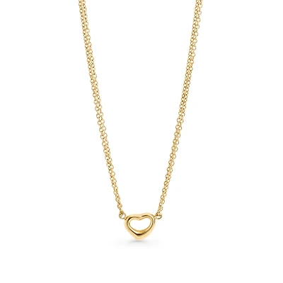 Elora Pendant Necklace
