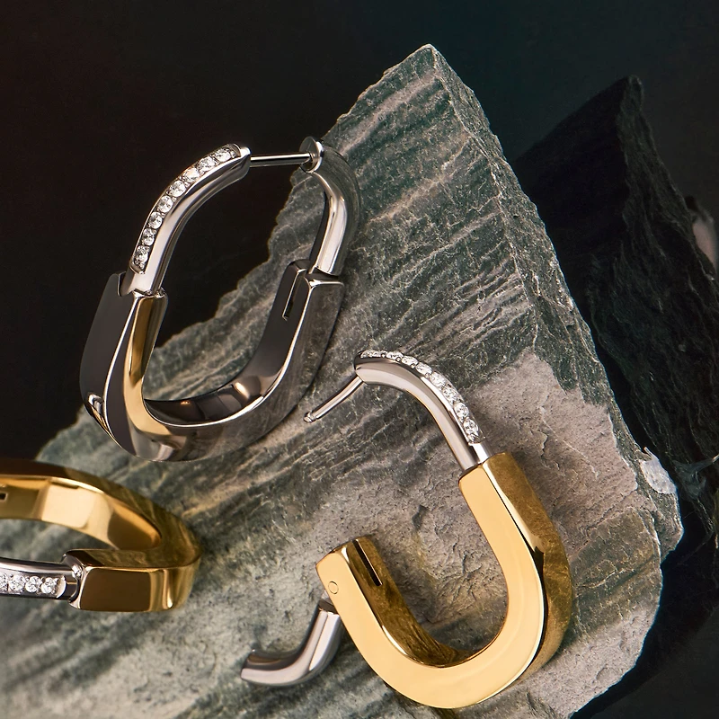 Peyton Huggie Earrings