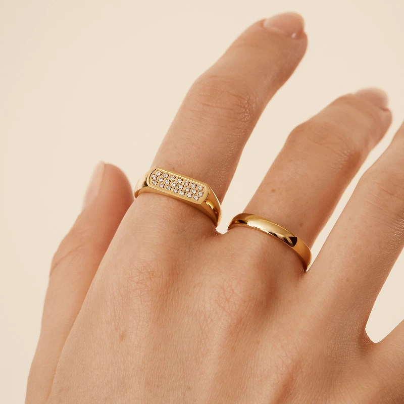 Large Essential Ring