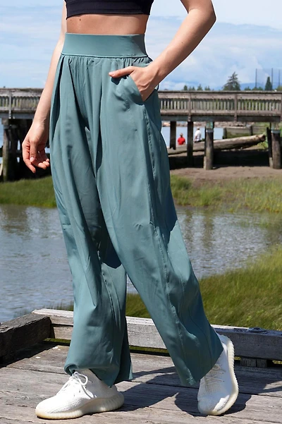 ANGEL LIGHTWEIGHT WOVEN PANTS (Final Sale)