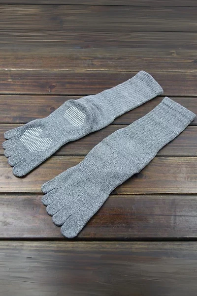 CREW TOE YOGA SOCKS